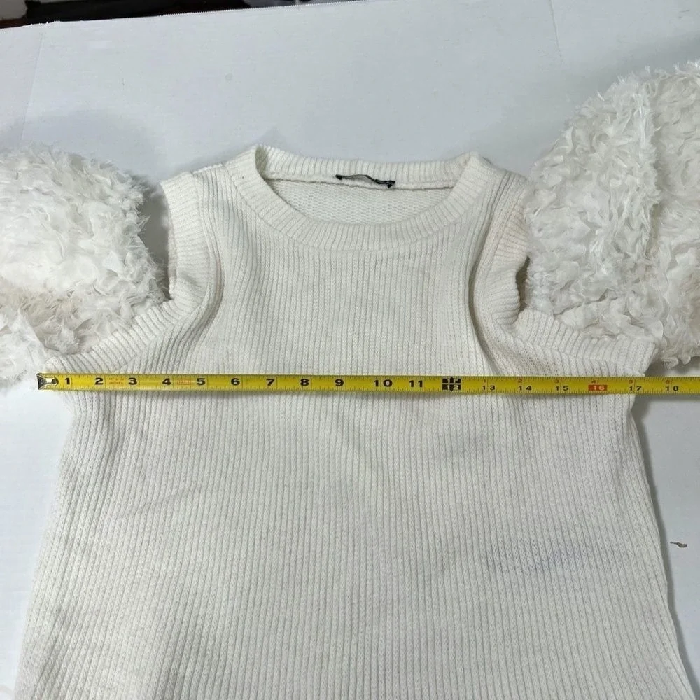 Zara Cold Shoulder Knit Top Faux Fur Statement Sleeves Cream Large